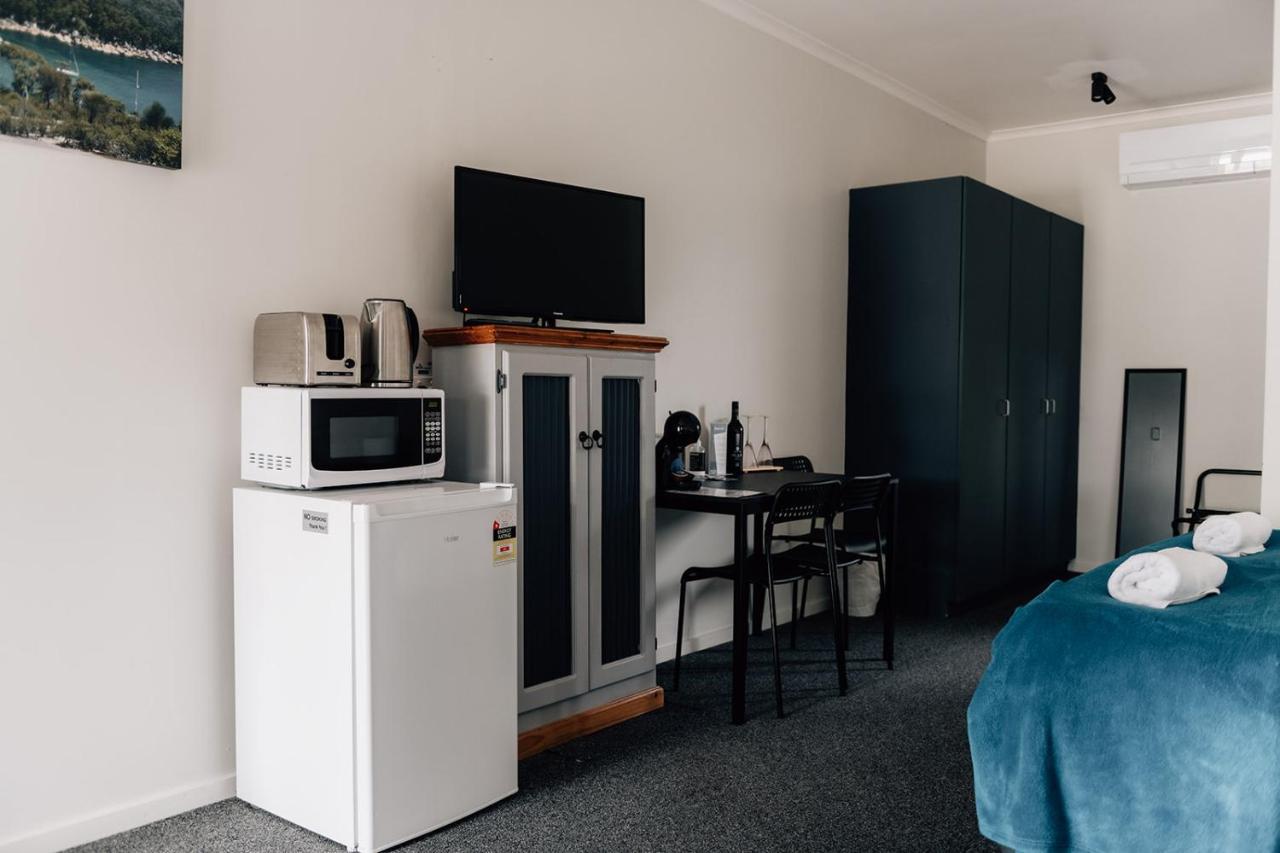 Port Albert Motel Екстериор снимка