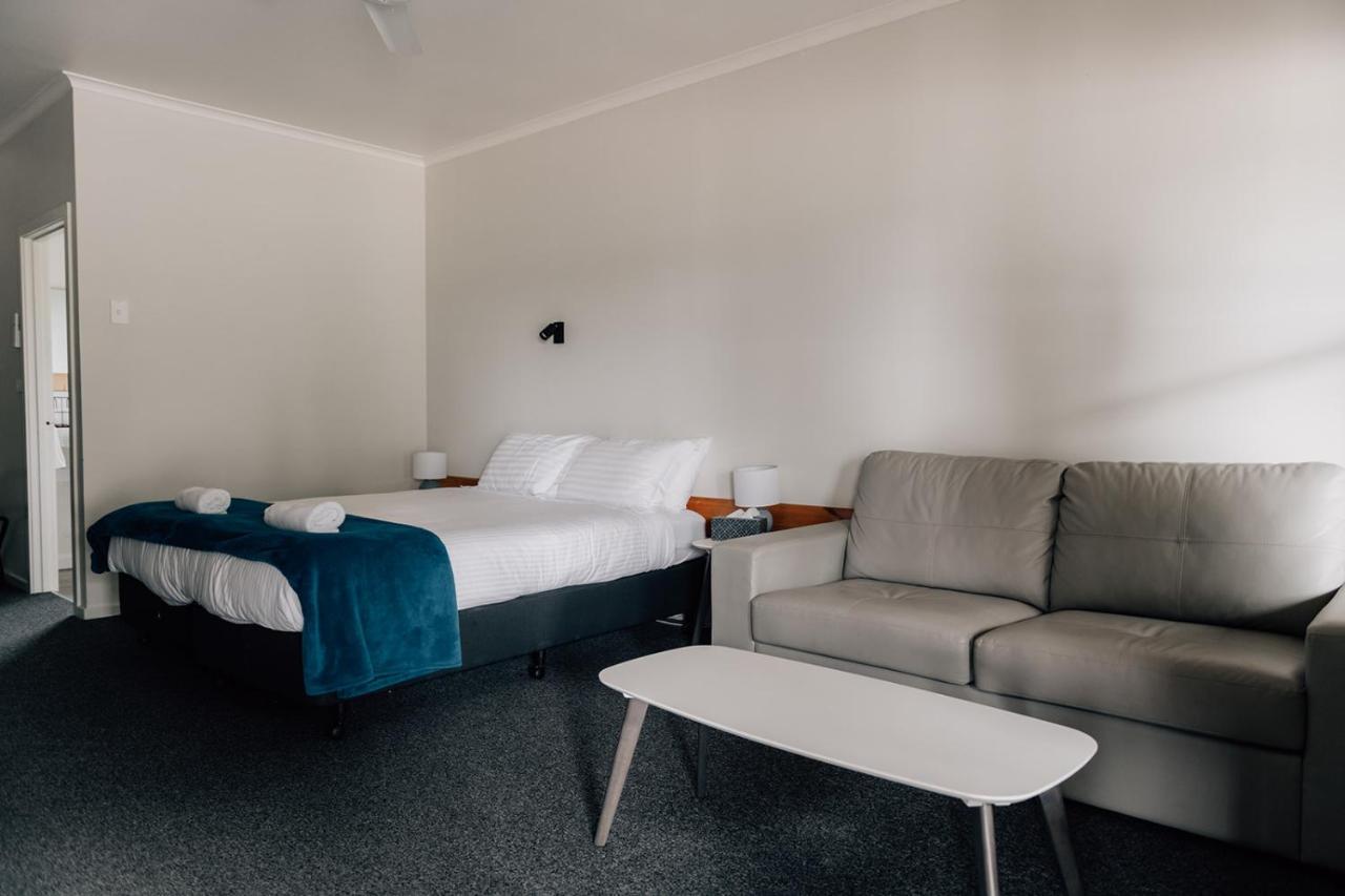 Port Albert Motel Екстериор снимка