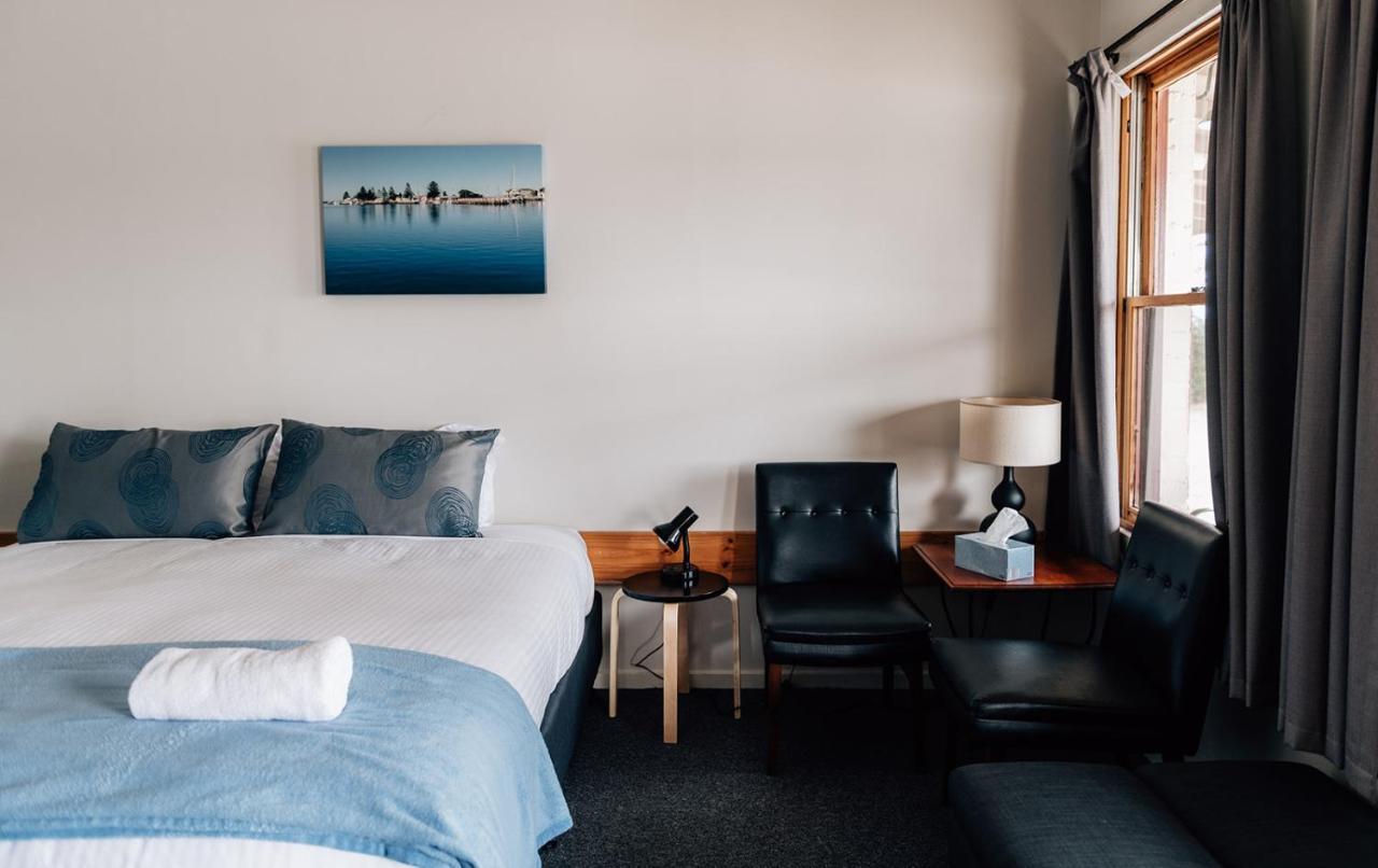 Port Albert Motel Екстериор снимка