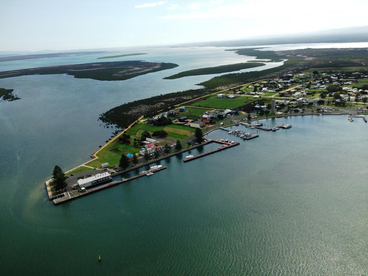 Port Albert Motel Екстериор снимка
